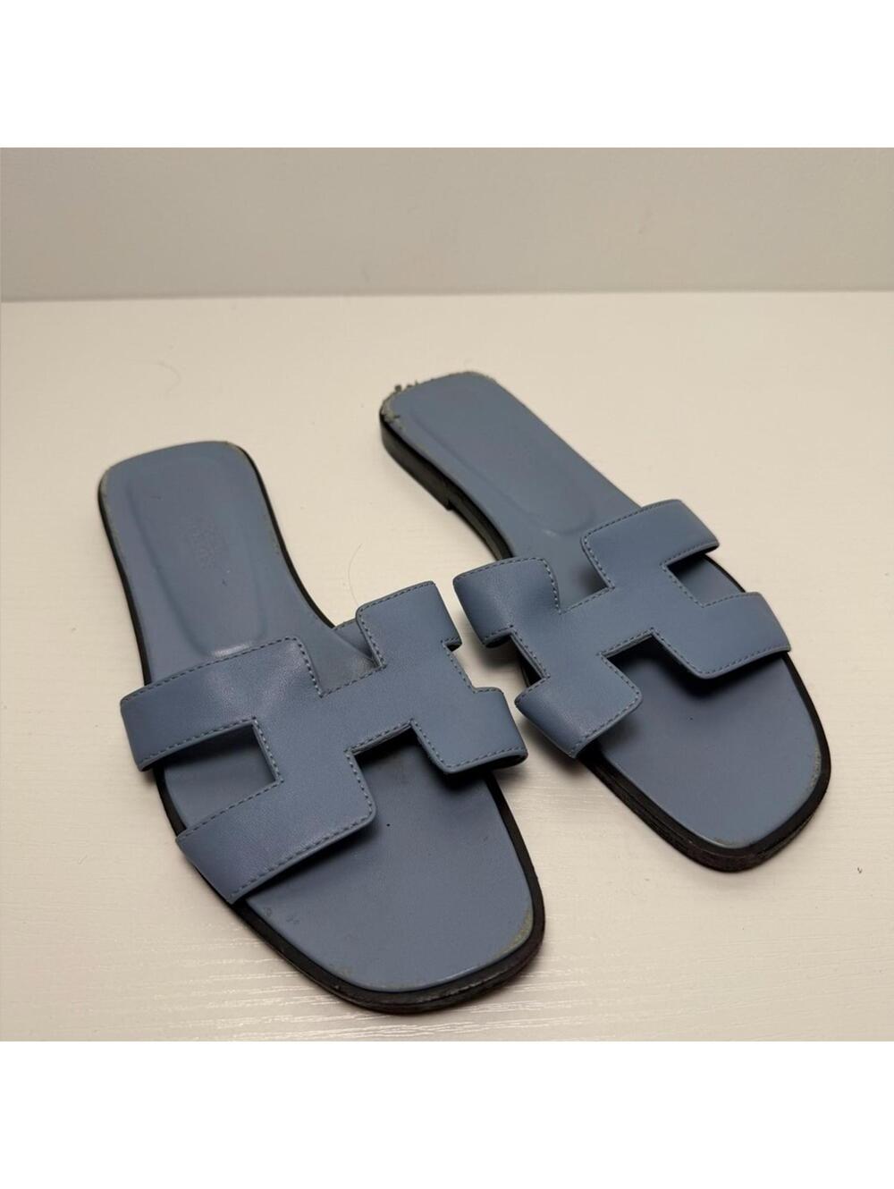 Hermès Oran Sandal Women’s SZ 37 US 6.5 Blue Leather H Slide Flats Italy
